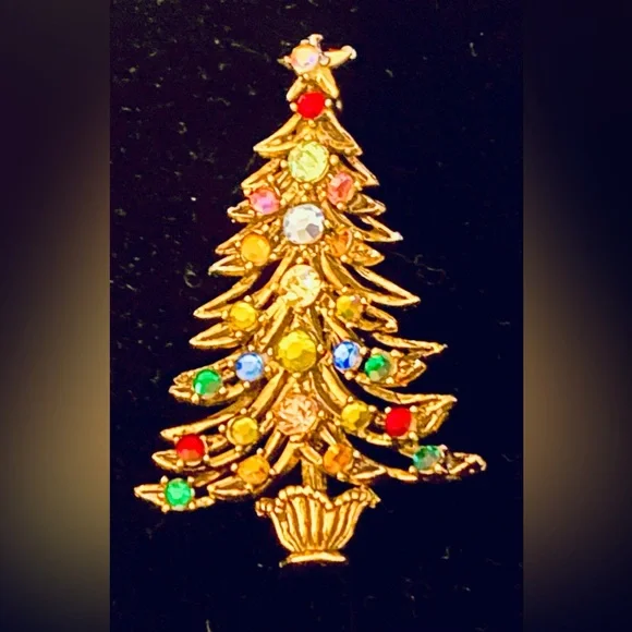 🎄Vintage Hollycraft Christmas Tree Brooch Multicolor Rhinestone Pin Signed🎄 - Picture 1 of 3